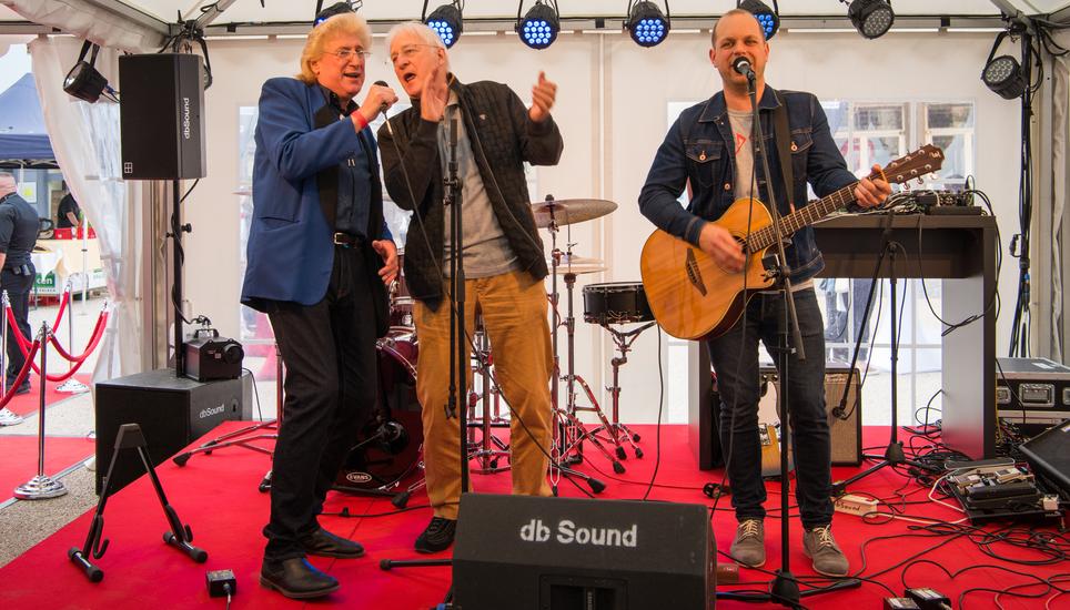 Die Musiker Rémy Guth (M.), John Scott (l.) und Marco Clerc (r.).