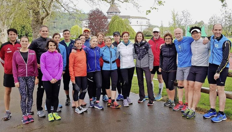 Gute Stimmung vor dem Schaffhauser Wahrzeichen Munot. Die Laufgruppe von Annique Schönenberger. Bilder: Beat Signer