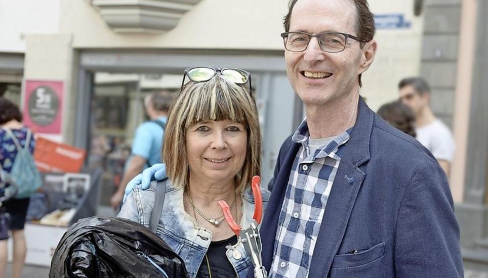 Täglich sammeln Ruth und David Bancroft in einem Pärklein nahe ihres Zuhauses in der Stadt Abfall ein.