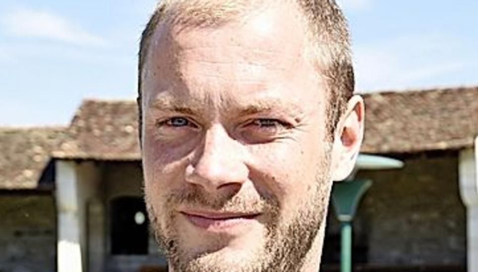 Severin Schüpbach: «So ein Schloss ist ein Fass ohne Boden», sagt Severin Schüpbach vom Schloss Ueberstorf. Es gebe immer etwas zu tun an der Sandsteinmauer. Er ist im Schloss aufgewachsen und wird die Stelle seiner Mutter übernehmen, die Leiterin des Schlosses – ein Hotel-Restaurant – ist.