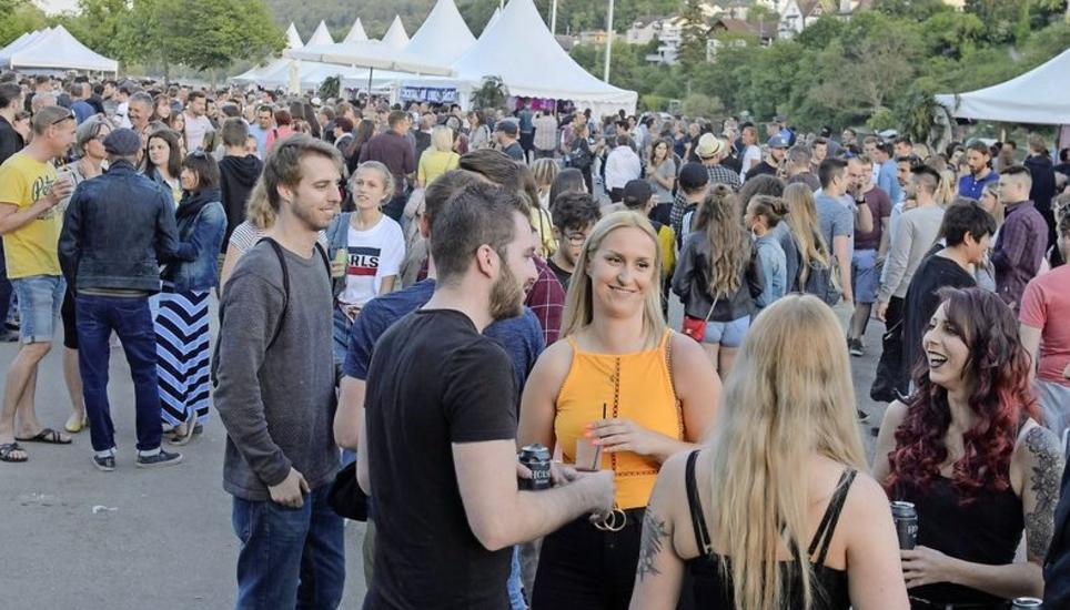 Entspannt und gut drauf: Am «Lindli-Fäscht» zeigte sich Schaffhausen von seiner besten Seite. Bild: Selwyn Hoffmann