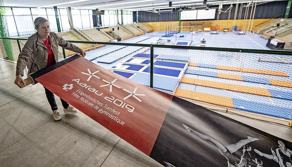 Die Schachenhalle ist bereit für die Wettkämpfe im Geräteturnen. Bild: Key