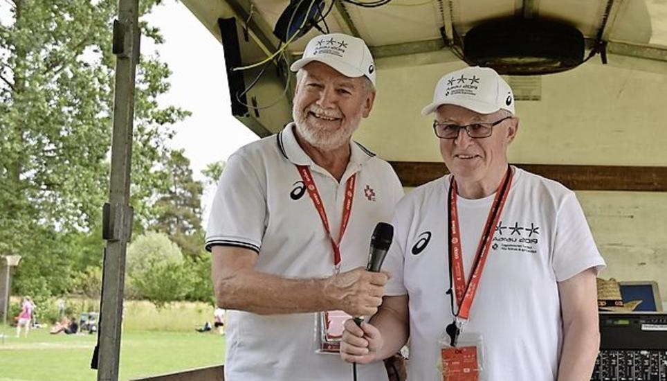 Beim Korbball waren Peter Baumer (l.) und Rolf Tuchschmid als Speaker präsent.