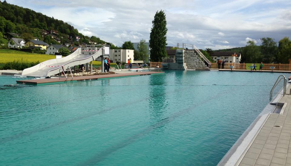 Das Schwimmbad in Beringen hat ab diesem Jahr im Sommer abends länger geöffnet. Dies hat der Einwohnerrat am Dienstag so entschieden.