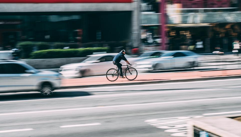 Velofahrer missachten oftmals Verkehrsregeln. Symbolbild: Pixabay