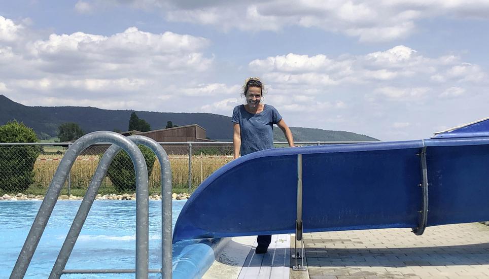 Tanja Schneider ist Bademeisterin in Thayngen und Neunkirch. Bild: Valeria Cescato