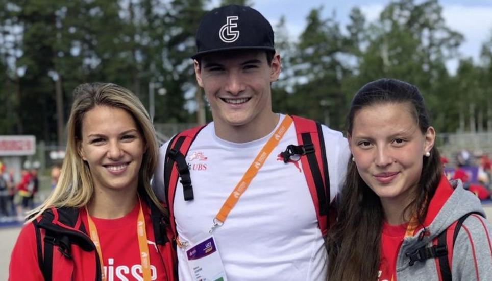 Die Schaffhauser Leichtathleten Lydia Boll (links) und Enrico Güntert zusammen mit ihrer St. Galler Kollegin Alina Tobler. Bild: zvg