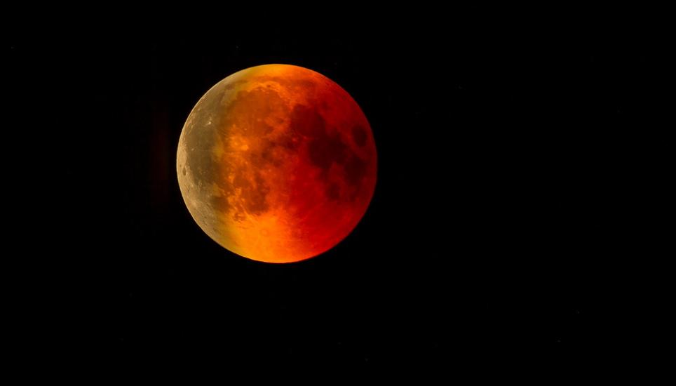Der Mond wird heute Abend zu 65 Prozent im Schatten der Erde sein. Symbolbild: Pixabay