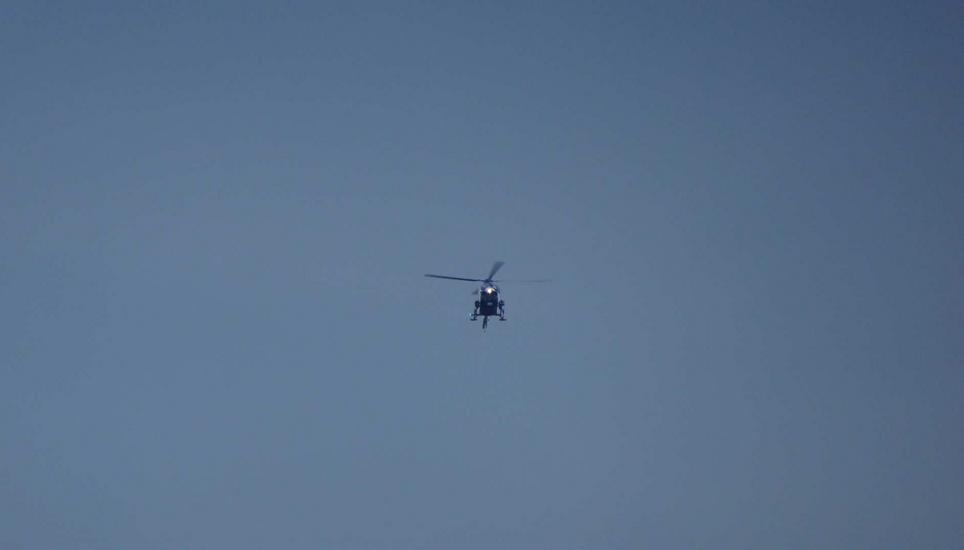 Die Helikopter kreisten knapp eine Stunde über dem Rhein.