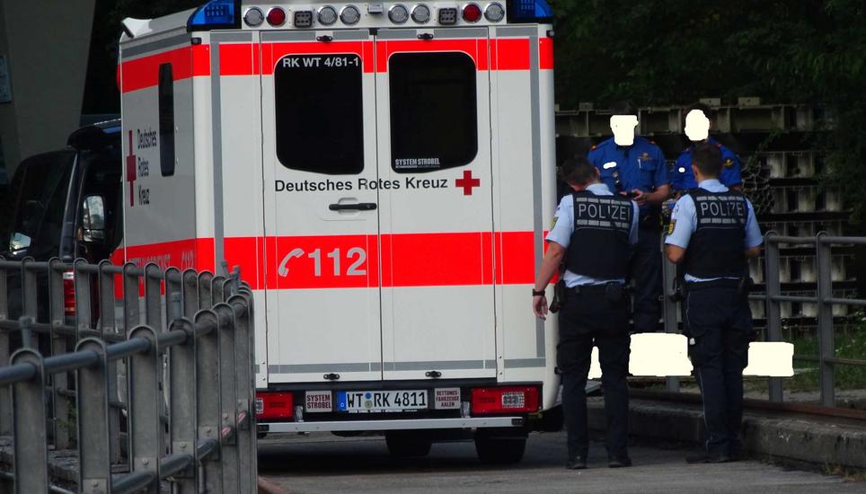 Neben den Rettungssanitätern des Roten Kreuzes war auch der DRK-Ortsverein aus Jestetten am Einsatz beteiligt.