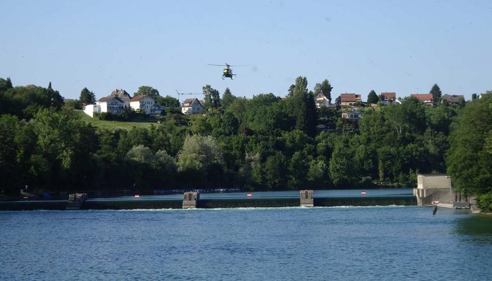 Den Alarm ausgelöst hatte die Sichtung eines leeren Bootes auf dem Rhein.