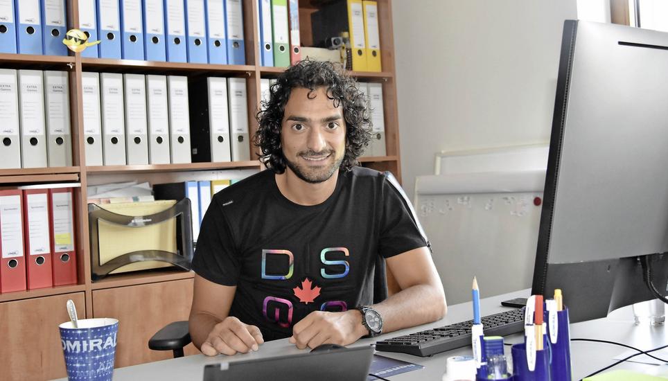 Der ehemalige FCS-Spieler Faruk Gül an seinem neuen Arbeitsplatz in Pfullendorf. Bild: toe