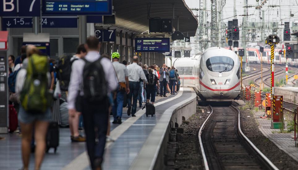 Forderungen nach mehr Polizisten an Bahnhöfen werden in Deutschland laut. Symbolbild: Key