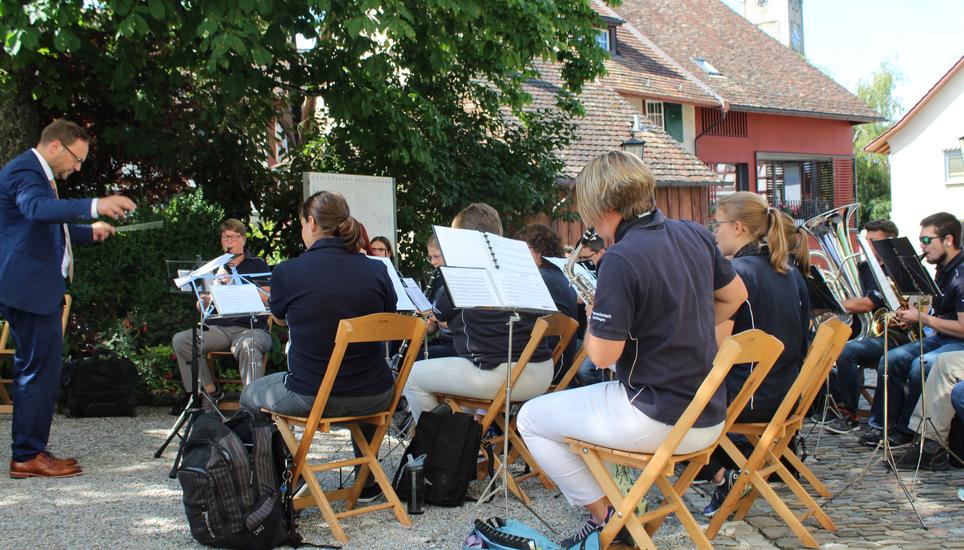 Die Musikgesellschaft Andelfingen umrahmte die Bundesfeier musikalisch. Bild: Stefan Salzmann