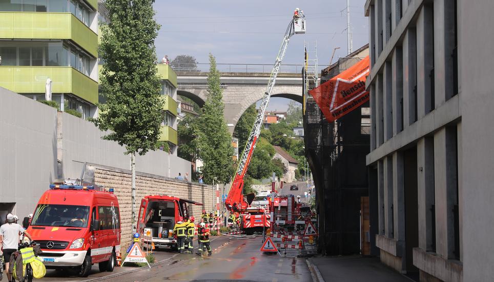 Grosseinsatz beim Rheinquai. Bild: Ralph Denzel