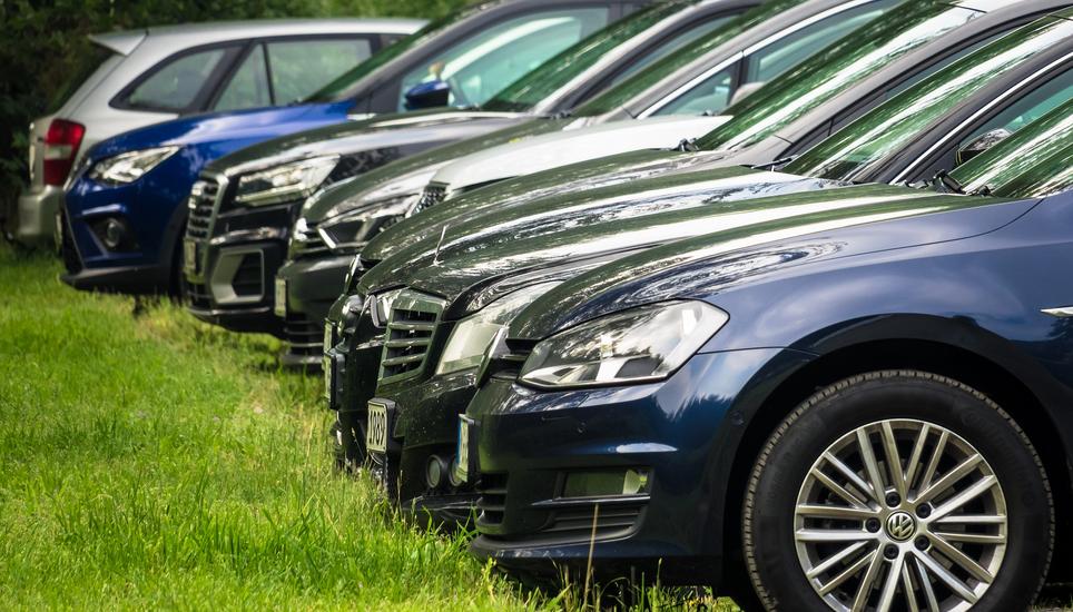 Dem wilden Parkieren soll in Rafz Einhalt geboten werden. Symbolbild: Pixabay