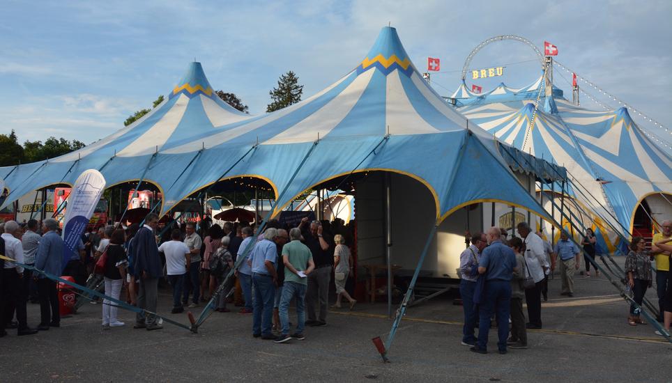 Am Montagabend feierte Beat Breu mit seinem neuen Zirkus Premiere. Bild: dj