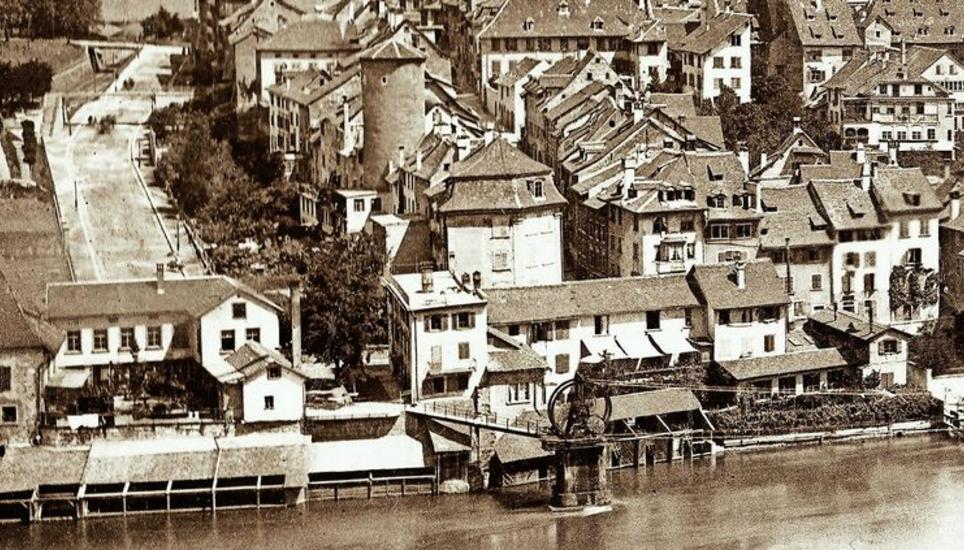 Das äussere Rheinbad (links) lag am unteren Ende der Grabenstrasse. Das innere Rheinbad (hinter einem Transmissionssockel zu sehen) wurde schon in den 1930er-Jahren stillgelegt. Die Aufnahme enstand Ende des 19. Jahrhunderts. Bilder: Stadtarchiv Schaffhausen