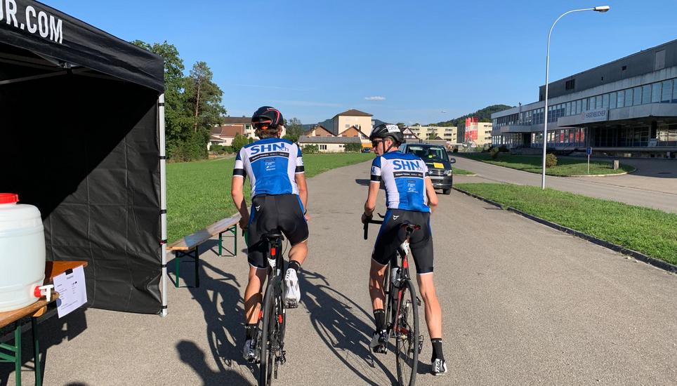 Dario und Marco starten gemeinsam zur letzten Etappe zurück nach Schaffhausen. Bild: Sarah Keller