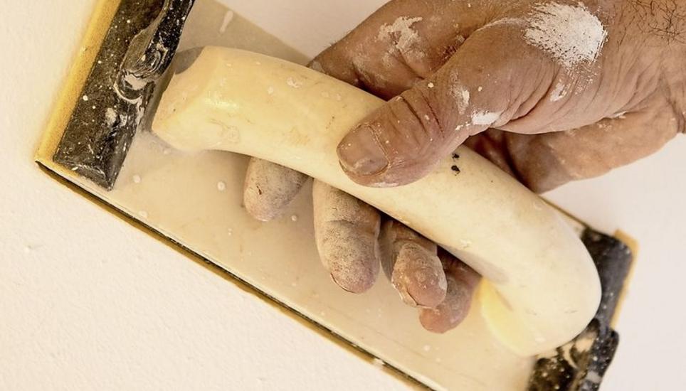«Einen qualifizierten Handwerker zu finden ist ein Glücksfall», sagt der Leiter der Neuhauser ProPers Hans Rudolf Stör. Bild: Jeannette Vogel