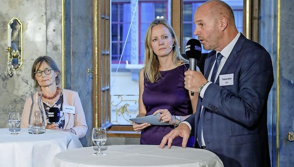 Nationalrätin Martina Munz, Sidonia Küpfer, Nationalrat Thomas Hurter (v. l.).