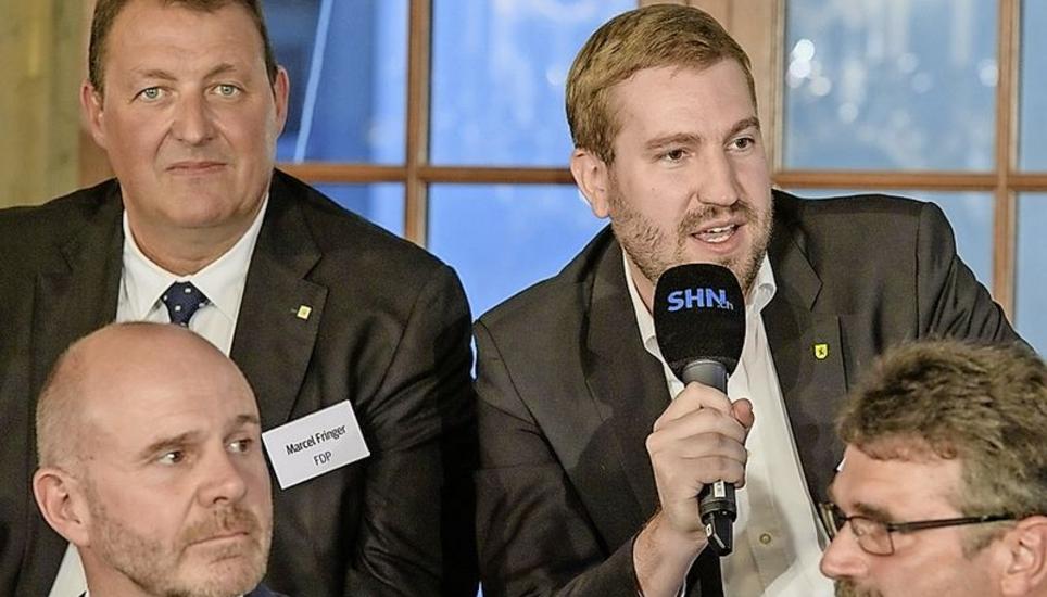 Michael Mundt (SVP) antwortet auf eine Frage.