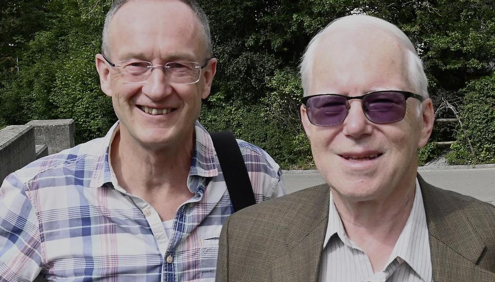 Ernst Christen ist aus dem fernen Portland angereist und trifft auf Roger Oechslin, mit dem er die Schulbank drückte.