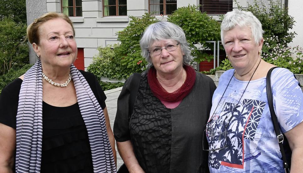 Renata Walde-Müller, Helene Nägeli-Gori und Anne-Lise Zimmermann erinnern sich an die Französischstunden.