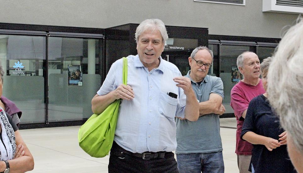 Gute und schlechte Beispiele: Stadtökologe Urs Capaul. Bild: Fabienne Thöni