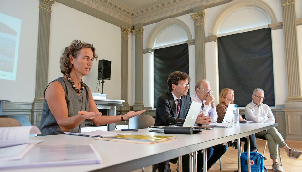 Katrin Huber, Schulpräsidentin und Bereichsleiterin Bildung ad interim, Bildungsreferent Raphaël Rohner und Toni Zindel (von links) stellten die Resultate der Organisationsanalyse der Schaffhauser Schulen vor.