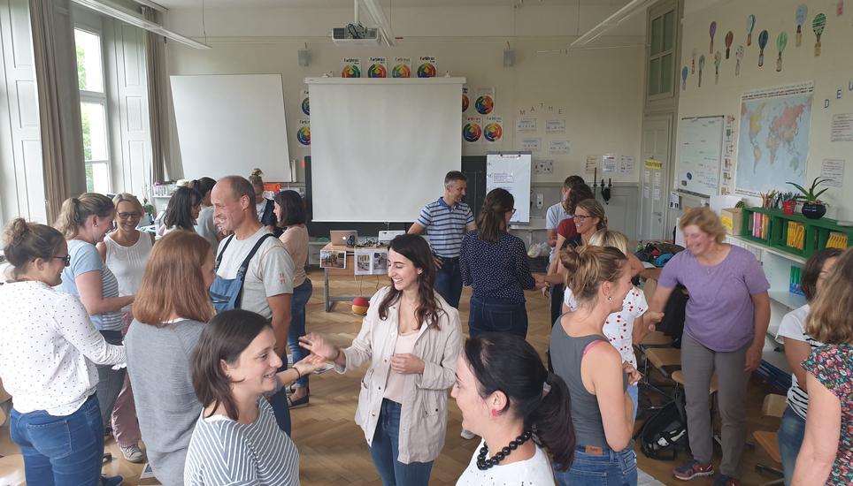 Viele Lehrer nahmen bei der Kick-Off-Veranstaltung in Schaffhausen teil. Bild: Radio Munot