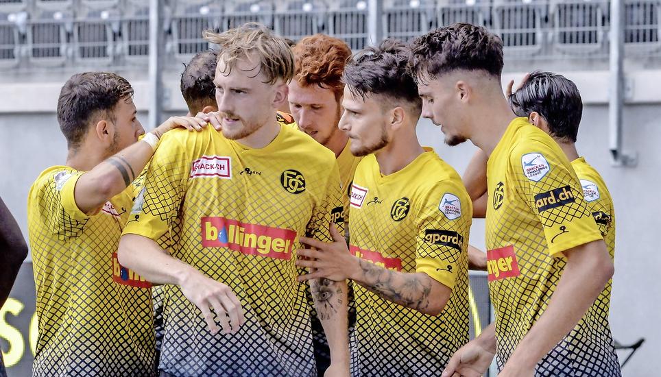 So soll es auch heute nach Spielende sein: Die FCS-Spieler wollen den ersten Heimsieg feiern. Bild: Roger Albrecht