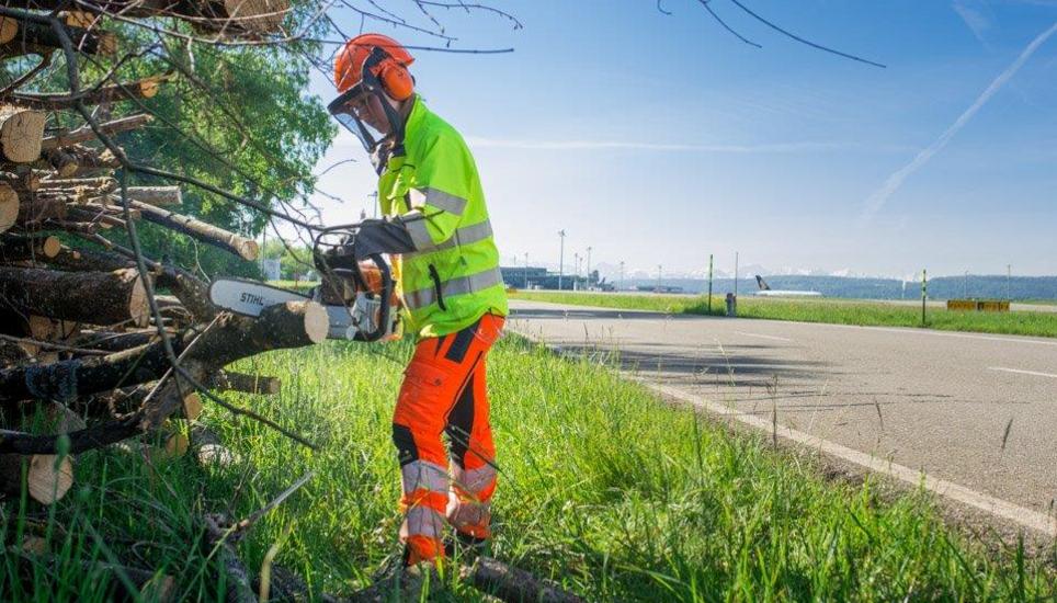 Ein «Fachmann Betriebsunterhalt» ist an verschiedensten Orten im Einsatz. Bild: zvg