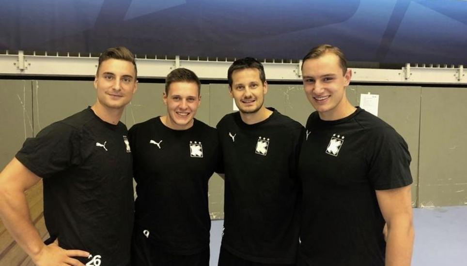 Die vier Kreisläufer und Abwehrspieler der Kadetten freuen sich:Lukas Herburger, Jonas Schopper, Bojan Beljanski und Philip Novak (von links). Bild: Philipp Hagen