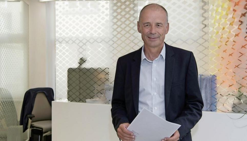 Die neue Geschäftsstelle der Raiffeisen in Neunkirch wird eine «Stubenbank» sagt Daniel Brüschweiler, der Vorsitzende der Bankleitung. Bild: Jeannette Vogel