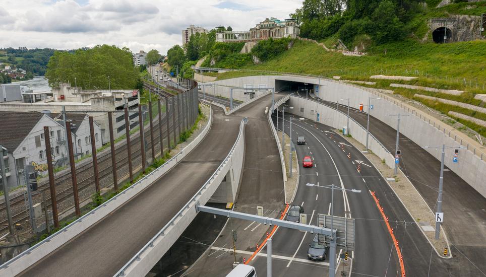 Blick auf die neuen Brücken im Bahntal