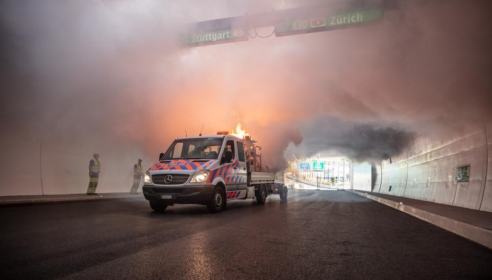 Tests der Brandschutzeinrichtungen im Tunnel.