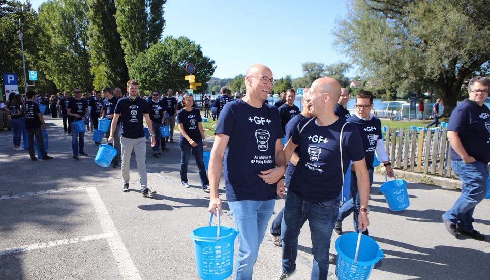 Andreas Müller, CEO von GF und rechts Joost Geginat, Präsident von GF Piping Systems, nahmen ebenfalls teil.