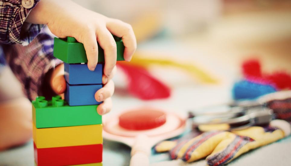 Die Schaffhauser AL stellt sich die Frage, ob beim Erziehungsdepartement die Familien vergessen gehen. Symbolbild: Pixabay