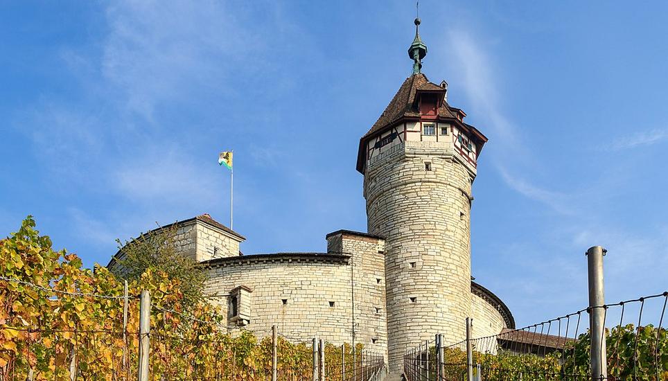 Der Munot: Jeder kennt ihn, doch wissen Sie auch wann er gebaut wurde und wie lange? Diese und weitere Fragen können Sie in unserem neusten Quiz beantworten. Bild: Wikimedia Commons