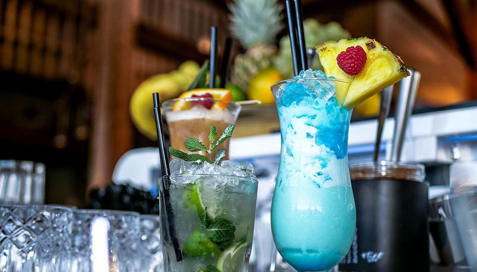Neu ist die Ausstellung von 14 – 22 Uhr geöffnet und wird unter anderem durch die Cocktails von Event-Barkeeper.ch zur Abendveranstaltung.