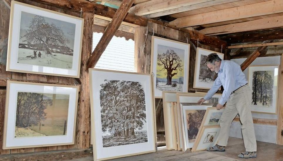 Selbst in der Holzlaube reihen sich die Bilder aneinander.