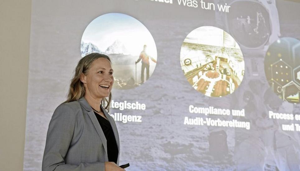 Jasminka Roth erläutert die Bedeutung des europäischen Marktes für die Schweizer Medtech-Industrie. Bild: Selwyn Hoffmann