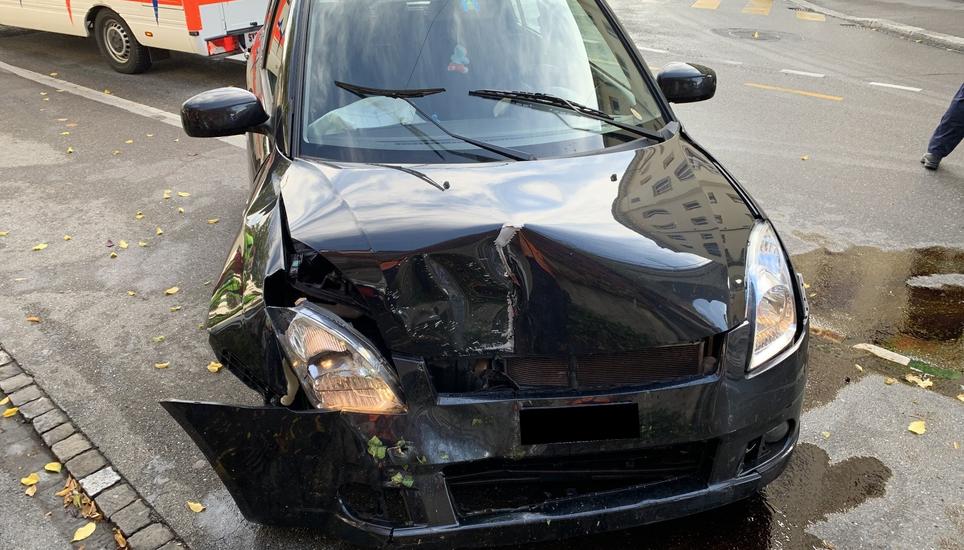 Während der Unfallaufnahme kam es während rund 45 Minuten zu Verkehrsbehinderungen. Bild: SHPol