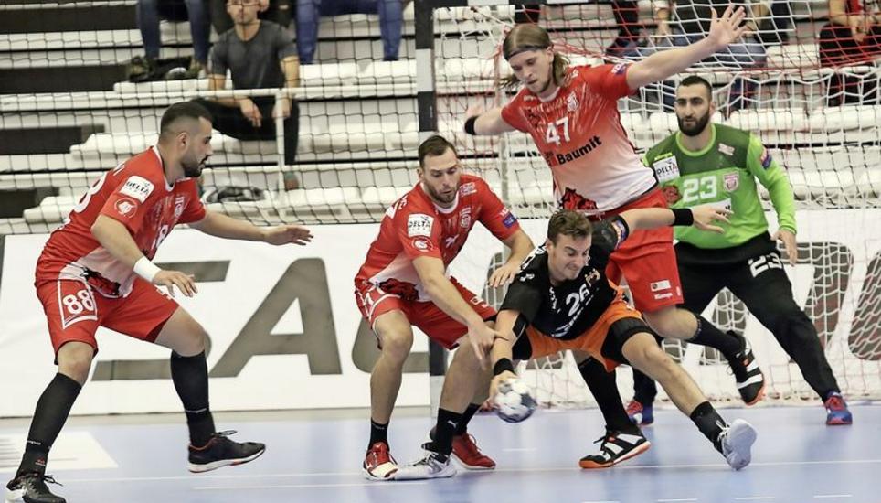 Lukas Herburger vor der Dinamo-Verteidigung. Bild: zvg Dinamo