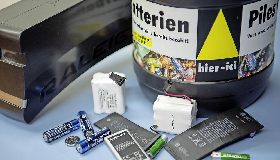 Mit dem anhaltenden Boom von kabellosen Geräten und Fahrzeugen wird die Zahl gebrauchter Batterien und Akkus in Zukunft deutlich steigen. Bild: Jeannette Voge