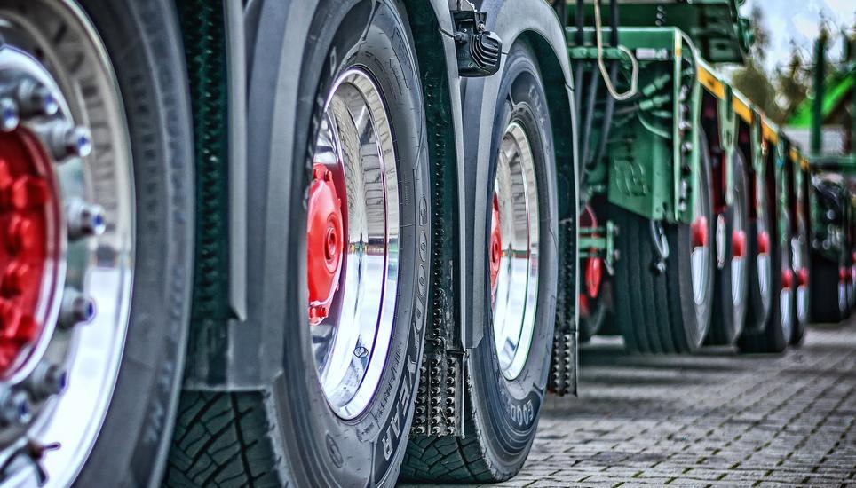 Der Regierungsrat muss sich jetzt mit den Schwertransporten in Schaffhausen beschäftigen. Symbolbild: Pixabay
