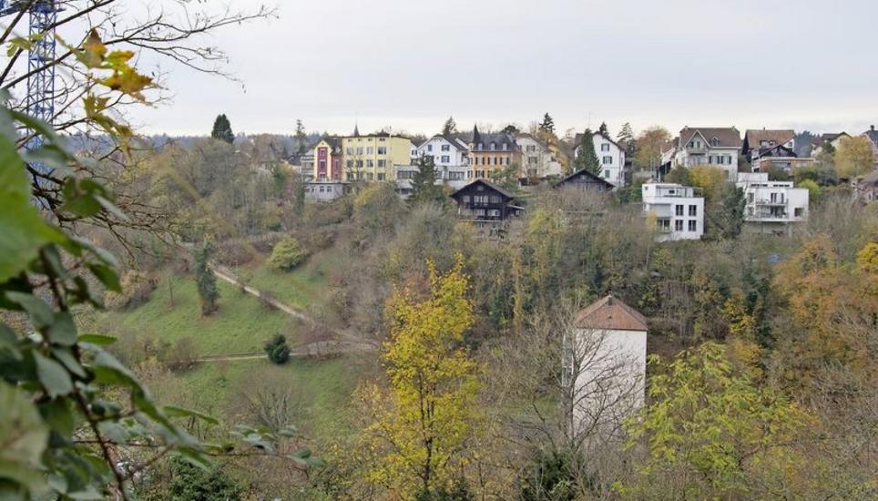 Der Blick vom Geissberg in Richtung Breite: An dieser Stelle beim Weinsteig soll das Duraduct enden. Bild: Flavia Grossenbacher