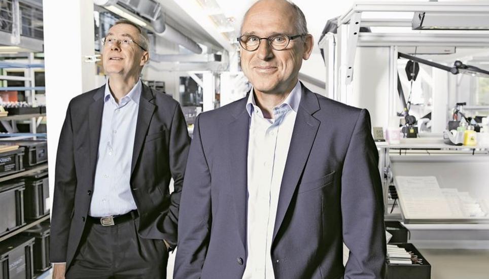 Der bisherige Geschäftsführer Markus Simmen (links) und Oliver Brütsch, Mitglied der Geschäftsleitung, tauschen im kommenden Jahr die Plätze. Bild: zvg