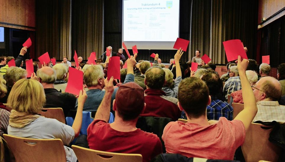 Bis auf einen Antrag wurden an der Ramsemer Gemeindeversammlung alle Vorschläge angenommen. Bild: Mark Schiesser